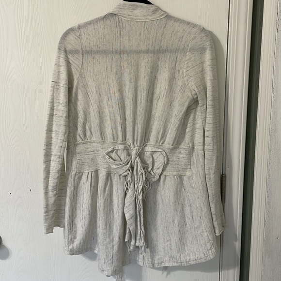 Free People Off White With Blue Decorative Cardigan Clip Closer Size Small - Picture 8 of 9